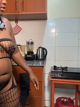 queen_sucker Adlı Modelin Canlı XXX Sohbeti