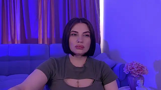 Онлайн чат XXX AdrianaToress