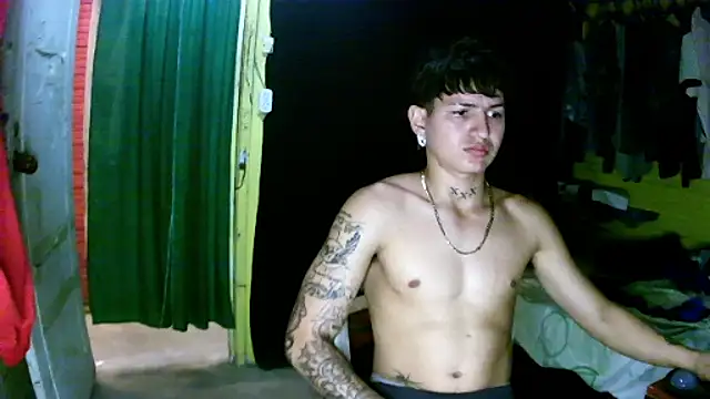 Show modela Ebebyjuan na web-kameri