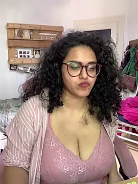 Curvydesifromgermany's Live XXX Chat