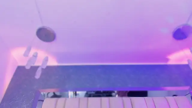 MaddyCrofft 现场聊天室