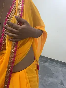 Baddie_Riya live XXX chat