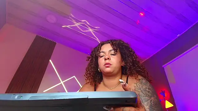 rihanna_rose's Live XXX Chat