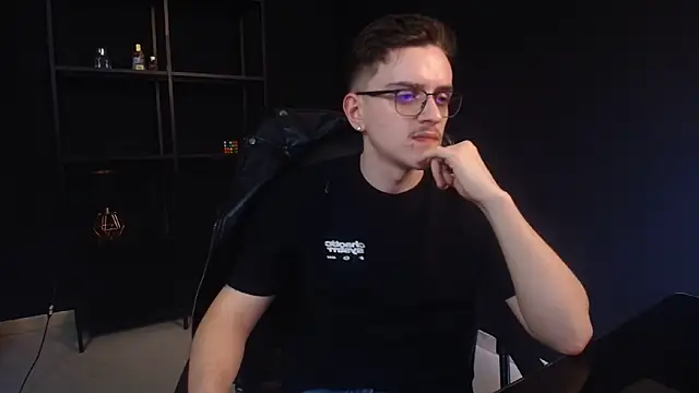 Онлайн чат XXX FelixStarkk