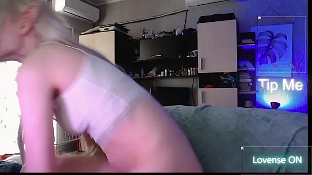 XXX chat uživo modela mischellemeow13