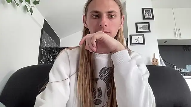 mi_chyort Webcam show