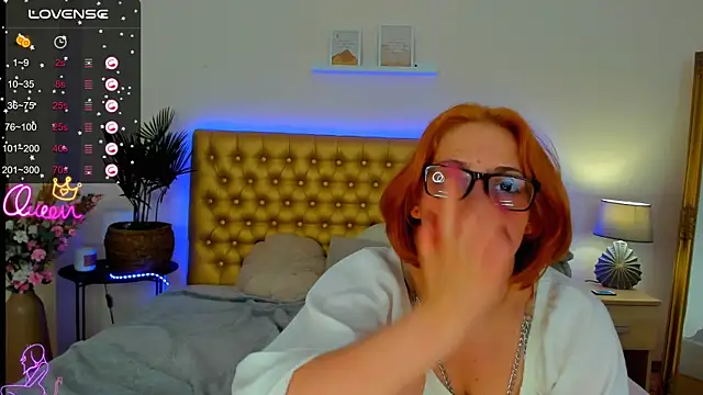 DellaRows Chat XXX in diretta