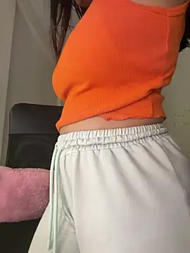 Pokazy przed kamerką – luv_johrrra