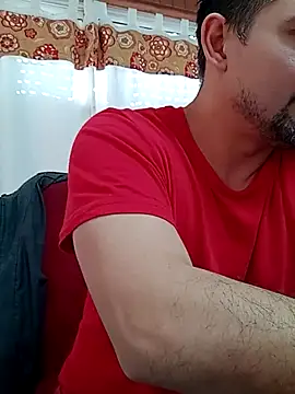 Bradd_32 即時 XXX 聊天