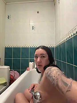 Naughtbaby_2025 élő XXX-chatje