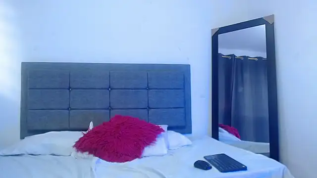 Webkamerová show Emily_milfF