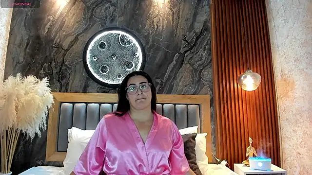 Czat XXX na żywo – BellaPeers_