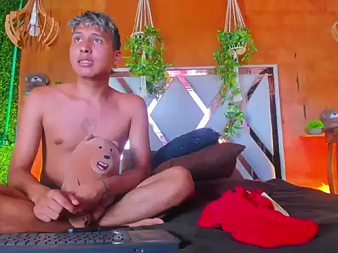 leonix_loven Webbikameraesitys