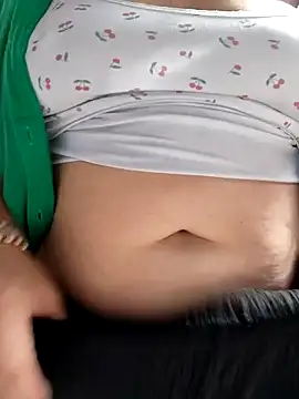 دردشة MiraCaramel الجنسية المباشرة
