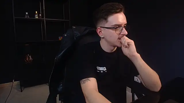 FelixStarkk Chat XXX live