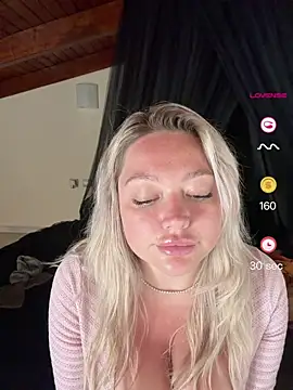 misstitmouseofficial's Webcam Show