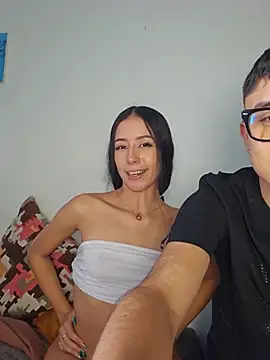 SAMY_AND_FRIENDSS' Live XXX Chat