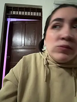 Онлайн чат XXX KathiaJenner