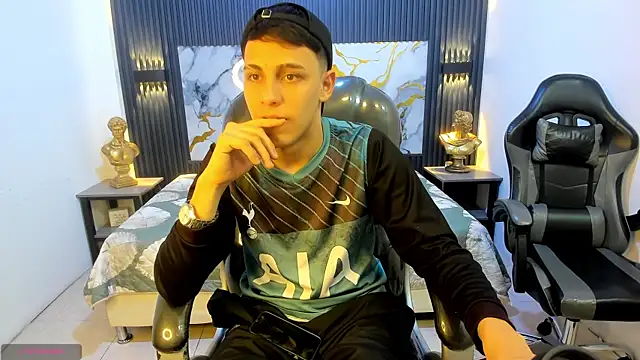 Ethanx18_ Live XXX Chat