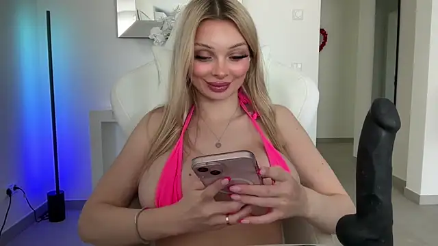 XXX chat uživo modela HannaXLove