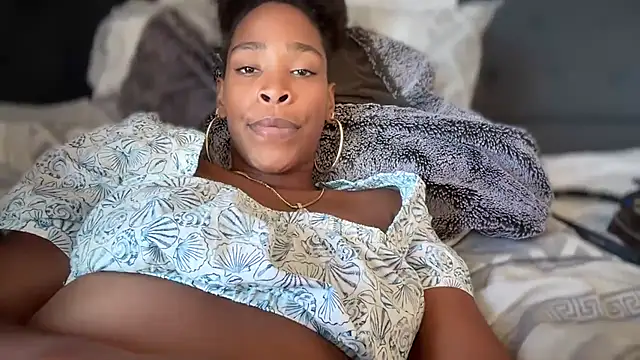 Cum2Charm Live XXX-Chat