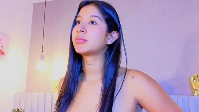 Aida_moreno Adlı Modelin Canlı XXX Sohbeti