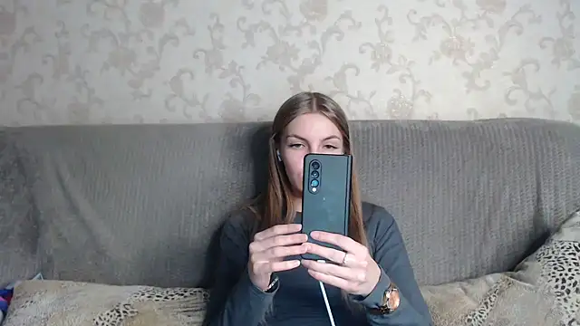 HitGyrl's Live Chat Room