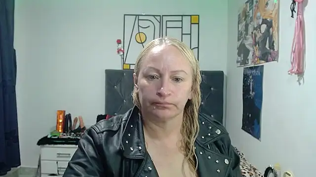 emperabigbootybigass Live XXX-Chat