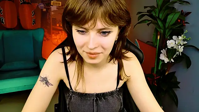 Chat +18 de LolaDominara ao vivo
