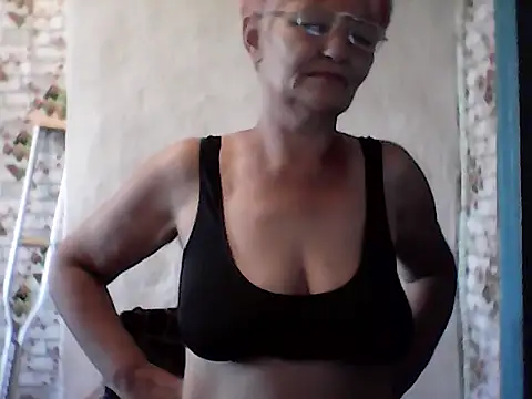 Chatroom XXX en direct de NikaGold455