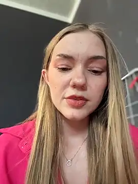 MilaMoone élő XXX-chatje