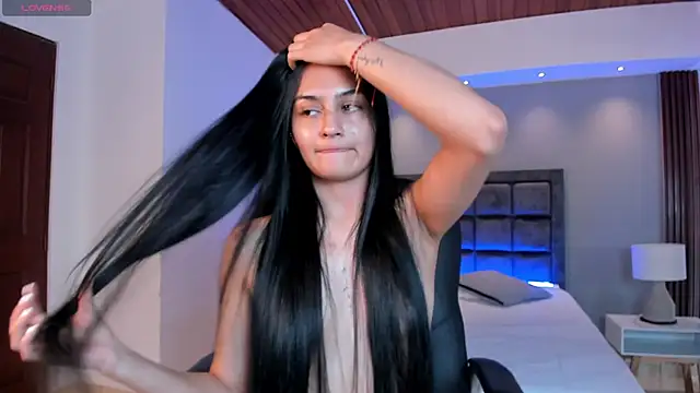 AidaJones Adlı Modelin Canlı XXX Sohbeti