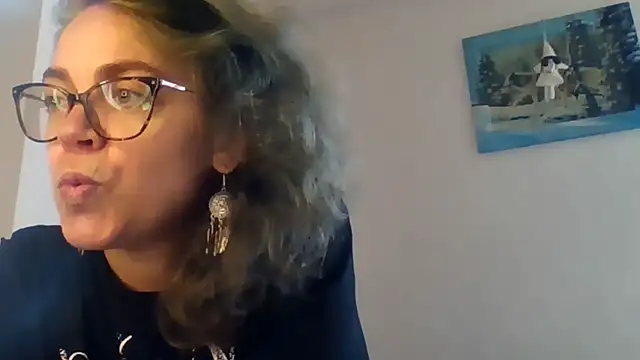 Ju-Hot's Live XXX Chat