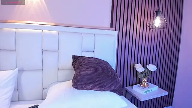 AvyMiltonのライブXXXチャット