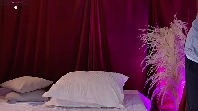 Show modela VicenteFerrer na web-kameri