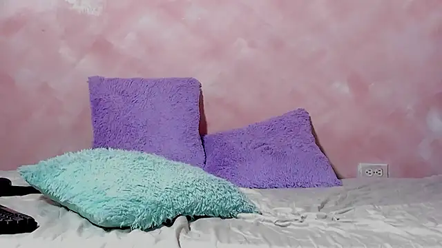 XXX chat uživo modela Baby_noahtt