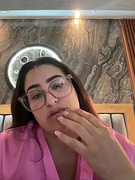 BellaPeers_ Adlı Modelin Canlı XXX Sohbeti
