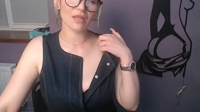 _sexy_lady Adlı Modelin Canlı XXX Sohbeti