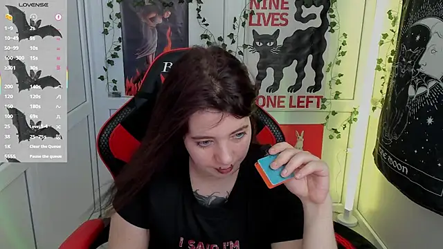 XXX chat uživo modela PurpleRune
