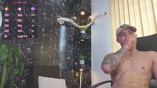 Show modela Alexander_ferre na web-kameri
