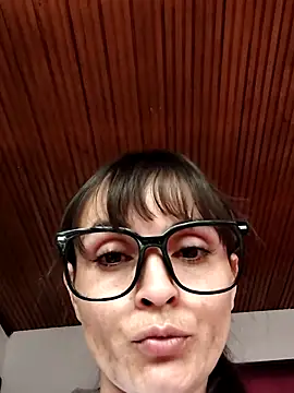 SusanG93 Adlı Modelin Canlı XXX Sohbeti