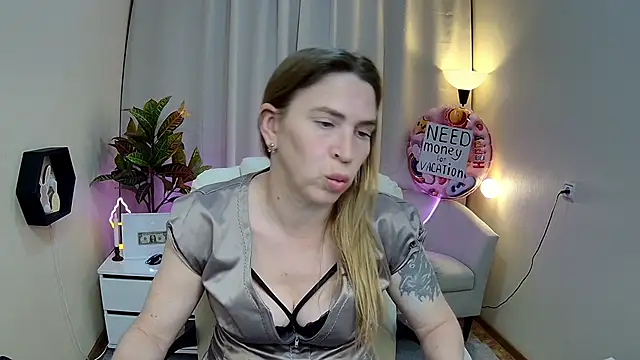 TessaDaybreak live XXX chat