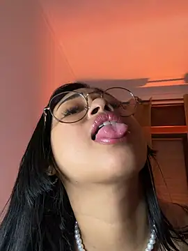 Tigresa23's Live XXX Chat