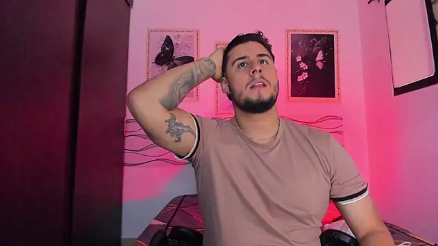 Show modela Ryan_evannss_ na web-kameri