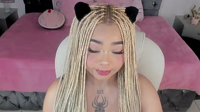 Chat XXX en directo de conny__curly