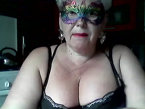 Lisa_Suzie Chat XXX live