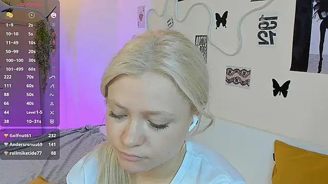 MidnightPoise Show in webcam