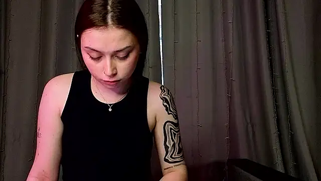danieliis Adlı Modelin Canlı XXX Sohbeti