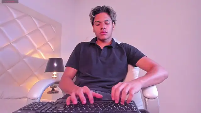 Chat XXX en directo de Marco_deluxe