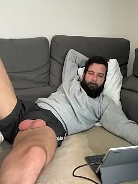 Michel_huge Chat XXX in diretta